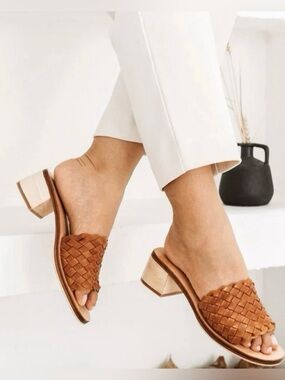 Liberte leather Santorini sandals size 9